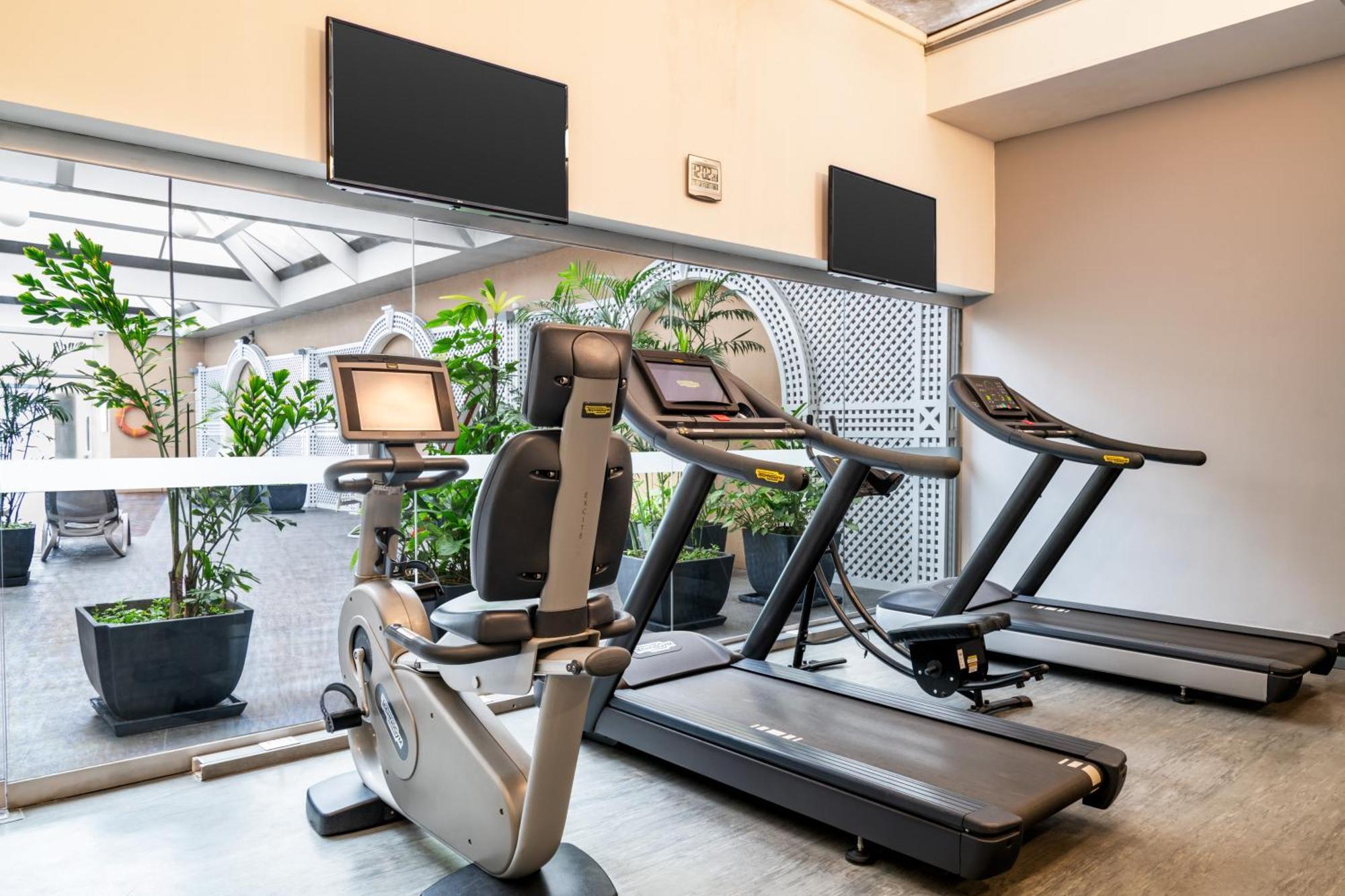 Casa Andina Premium Miraflores Lima Exterior foto A treadmill